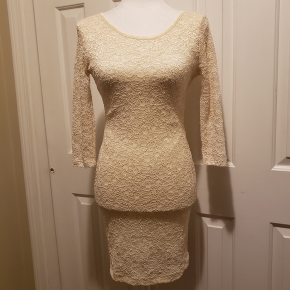 Windsor Lace Sheath Dress Junior's Medium Cream - Picture 1 of 10